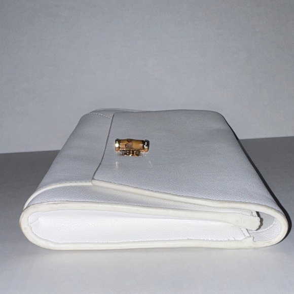 Elegant White Lilly Pulitzer Clutch - Picture 4 of 8